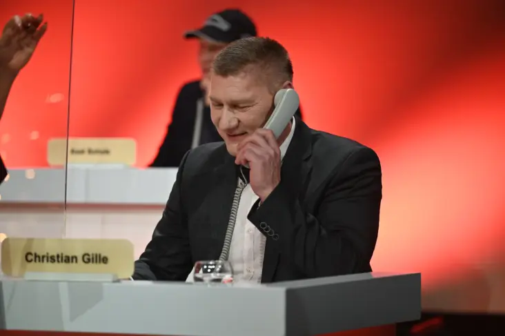 2022_CarrerasGala_ChristianGille_Spendentelefon